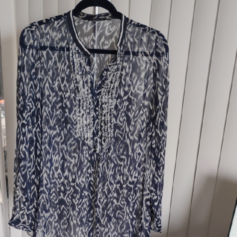 Elie Tahari Blue and White Patterned Blouse